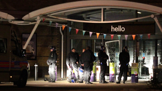 Illustration for article titled Scenes from a Riot: Electronics Stores Sacked by British Looters